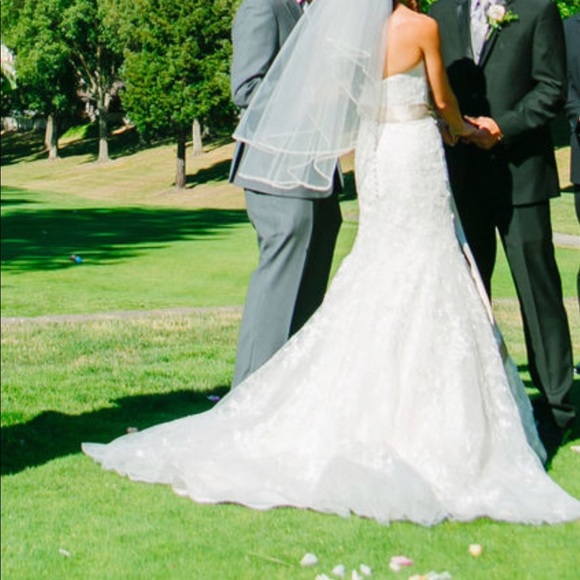 Wedding dress - Picture 7 of 14